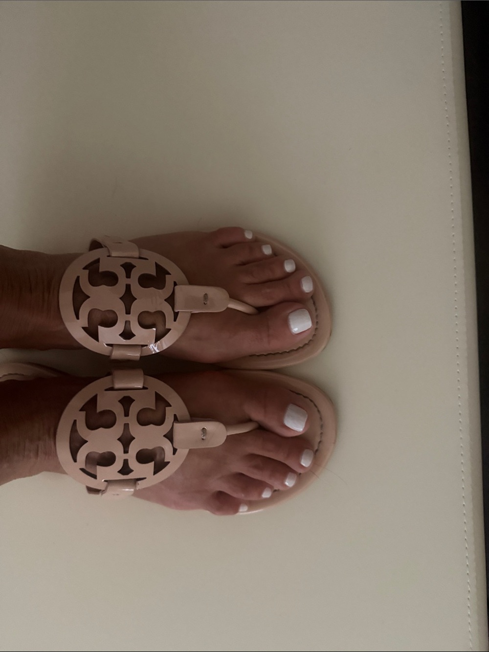Tory Burch Nude Patent Leather Logo Thong Sandals - Picture 3 of 3
